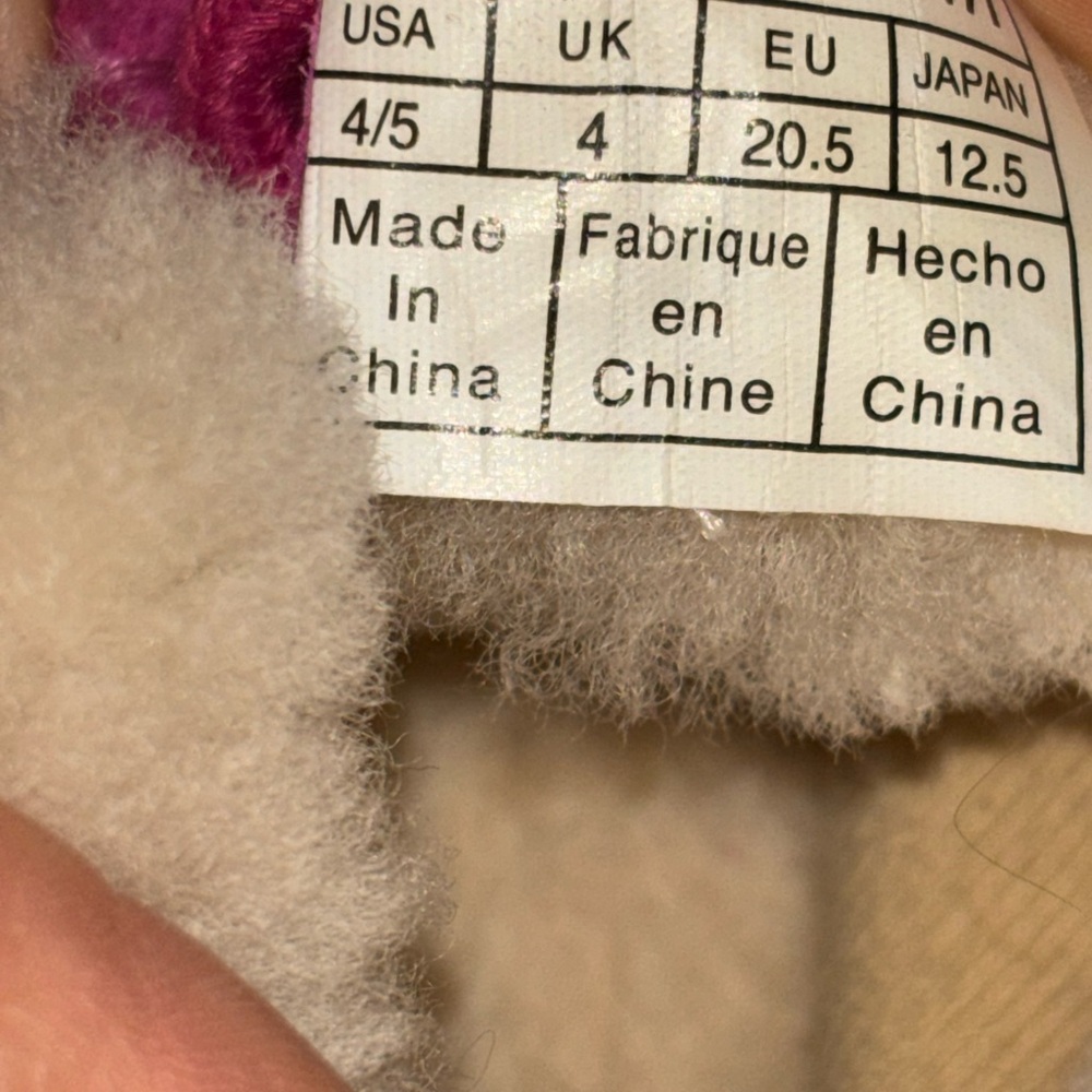 Ugg boots infant girl moccasin style boots hot pink size 4/5 - Picture 4 of 4